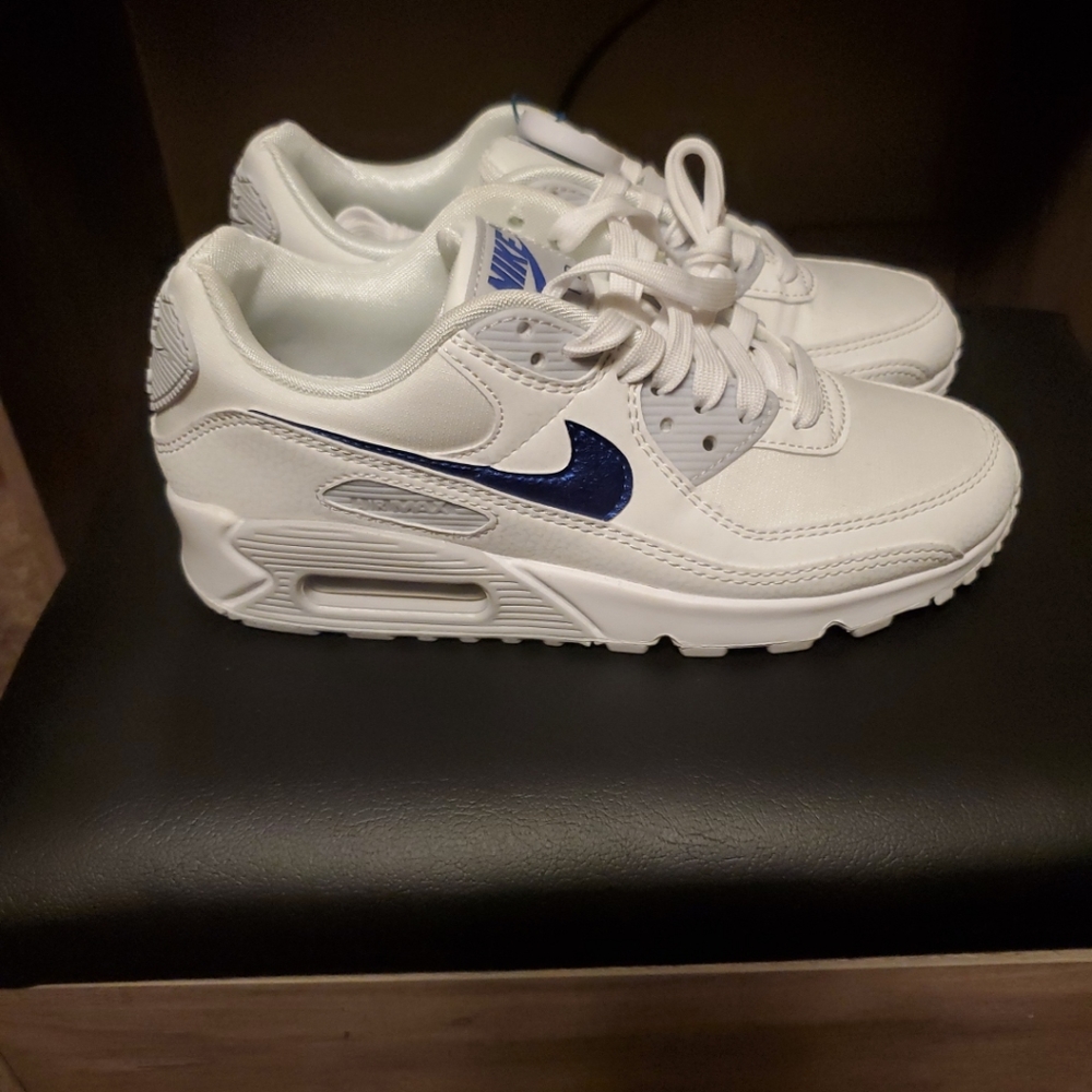 Nike Air Max 90 Summit BNWT